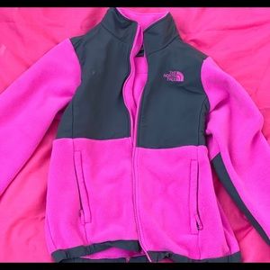 The north face Denali jacket in pink and gray
